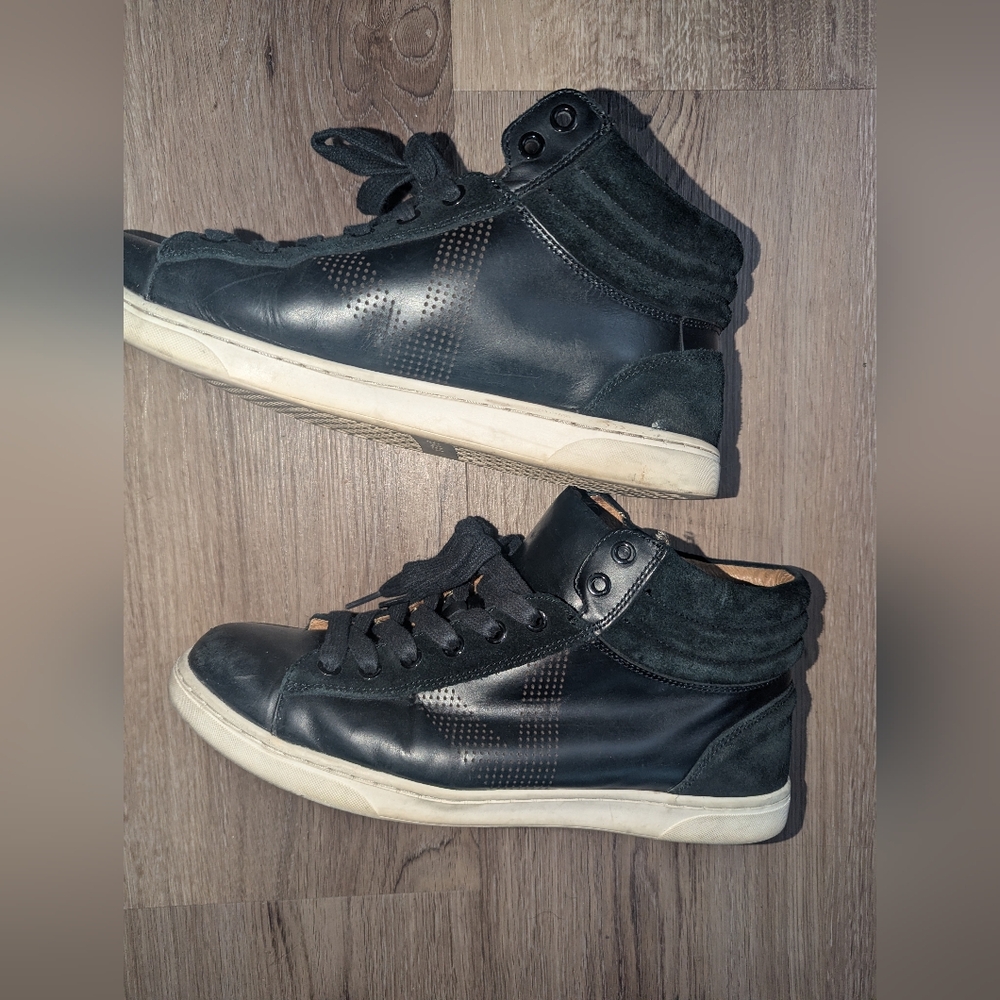 Vionic Black High-Top Sneakers - Picture 2 of 4